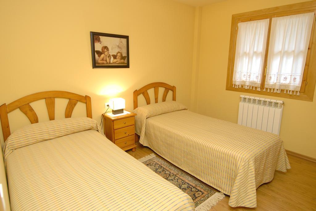 Apartamentos El Rincon De Benas Benasque Rom bilde