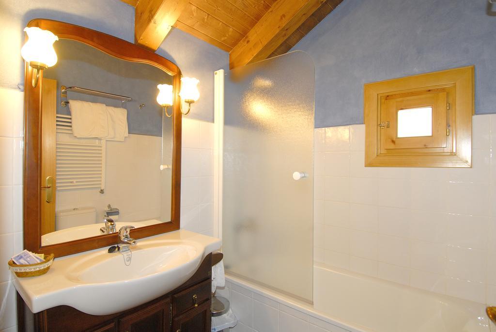 Apartamentos El Rincon De Benas Benasque Rom bilde