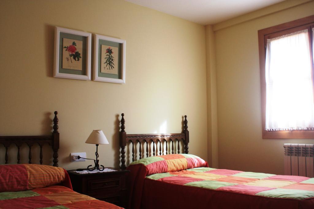 Apartamentos El Rincon De Benas Benasque Rom bilde