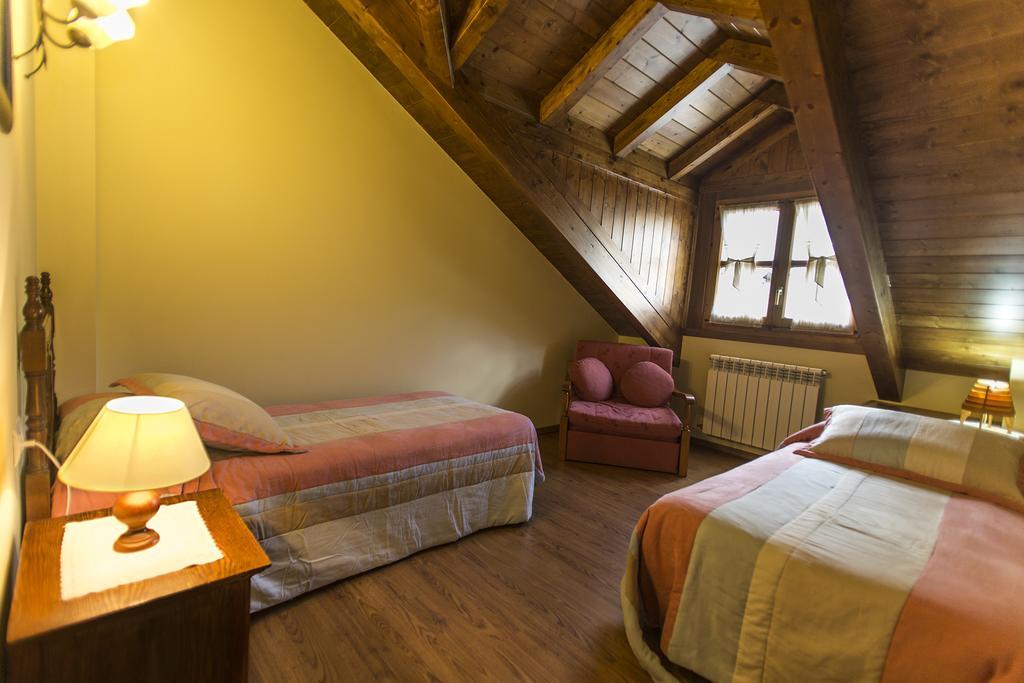 Apartamentos El Rincon De Benas Benasque Rom bilde