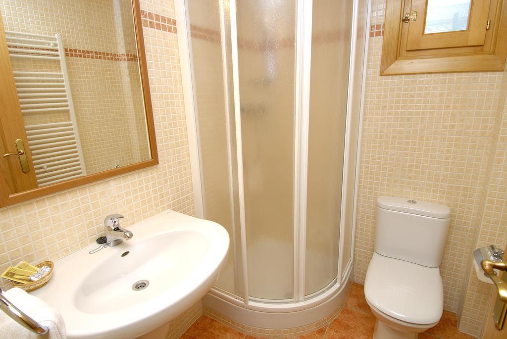 Apartamentos El Rincon De Benas Benasque Rom bilde